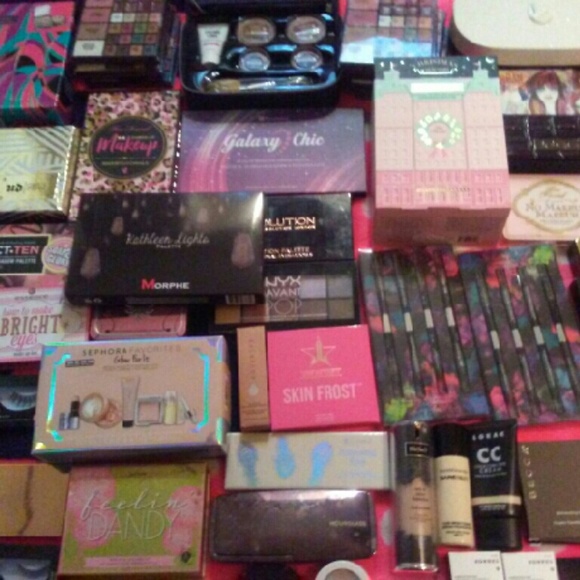 Cosmetic Mystery Box - Picture 3 of 4