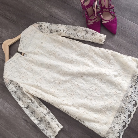 🚫SOLD🚫        Ivory lace dress - Picture 2 of 4