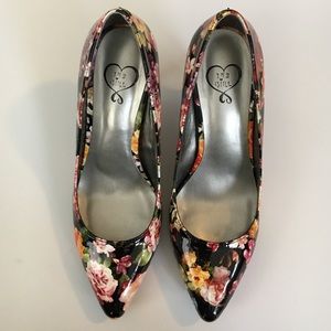 143 Girl Flower Pump Heels 👠