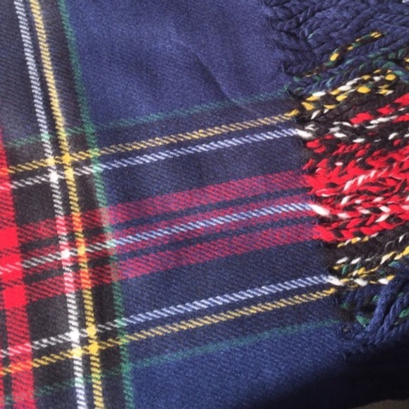 Blue Tarten Blanket Scarf - Picture 2 of 4