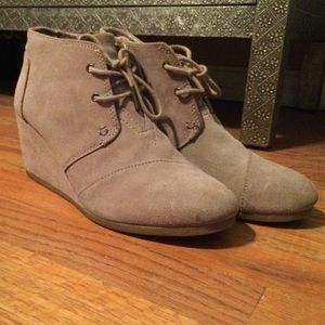 Toms nude laceup wedges
