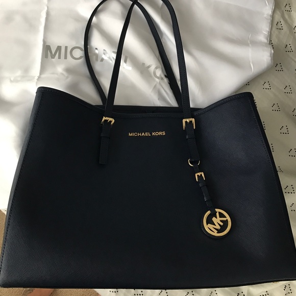 KORS Michael Kors Handbags - Micheal kors jet set travel