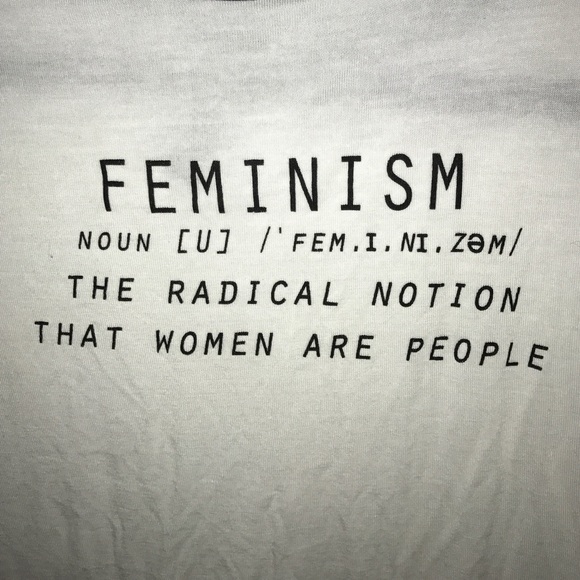 Cute top - Picture 2 of 4