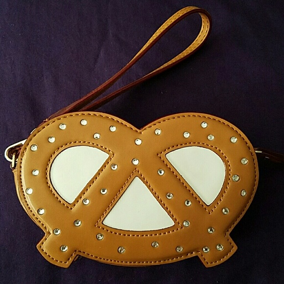 kate spade Handbags - Kate Spade Wristlet Sale!
