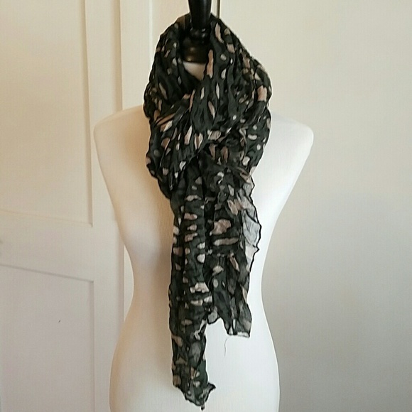 Scarf green tan and black Leopard print