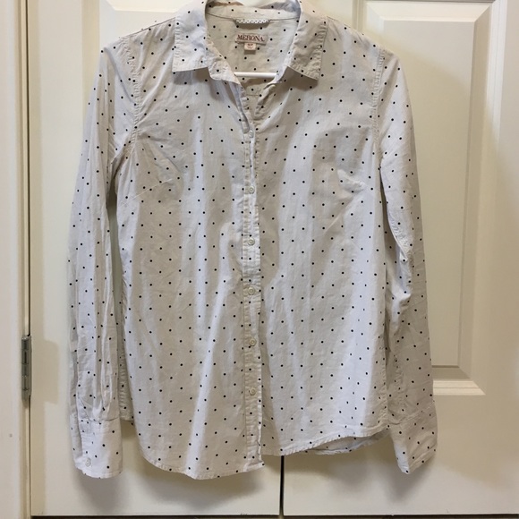 ❤️Polka dot button down.❤️ - Picture 1 of 2