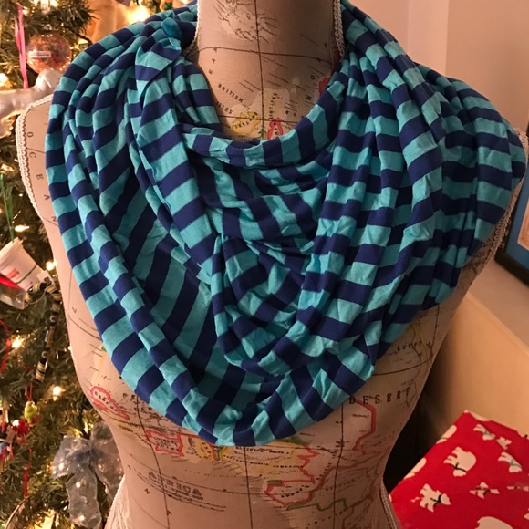 BNWT INFINITY SCARF - Picture 2 of 4