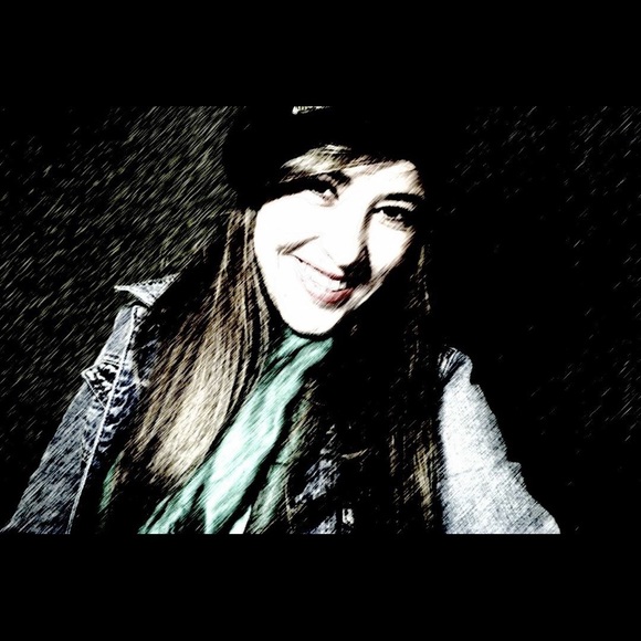 Meet your Posher, Lyneth - Picture 5 of 5