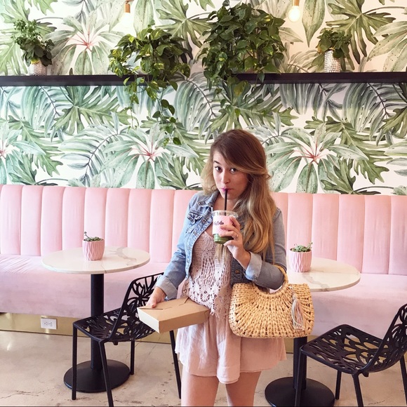 Meet your Posher, Lyneth - Picture 4 of 5