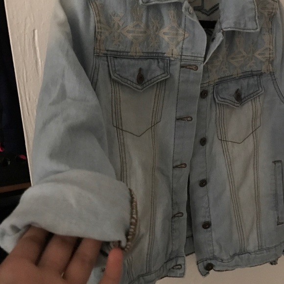 Jean jacket - Picture 2 of 4