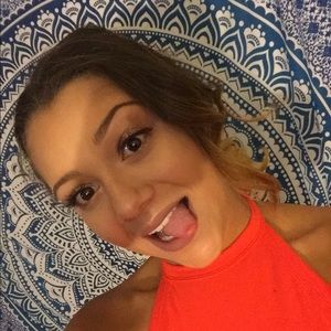 Meet your Posher, Vanessa