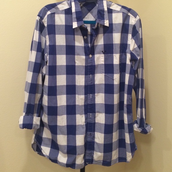 Men's blue & white plaid long sleeve button up