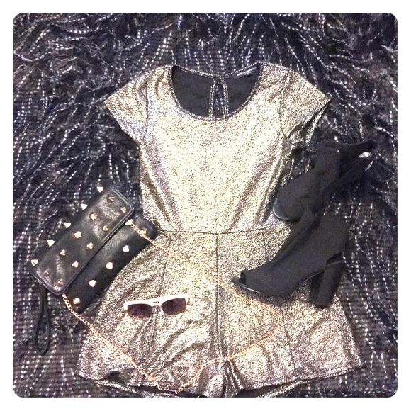 STEVE MADDEN PEEP-TOE BOOTIES!