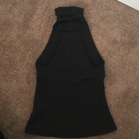 Backless top - Picture 2 of 4