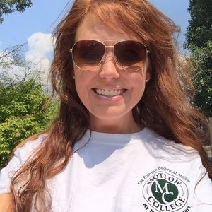 Meet your Posher, Jenny