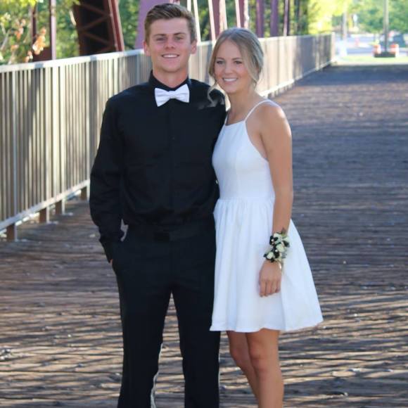 Meet your Posher, Madison - Picture 1 of 1