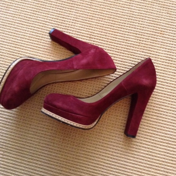 BCBG pumps