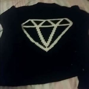 Dimond shirt medium Pending!