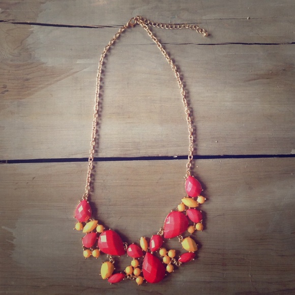 Statement necklace
