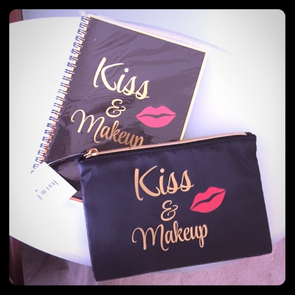 Kiss & Makeup 💄 notebook and makeup case