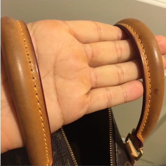 🚫Sold on Tradesy🚫Speedy 30 Louise Vuitton - Picture 3 of 4