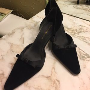Black velvet pumps-Velvet is so 2017!!!