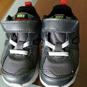 Nike toddler shoes