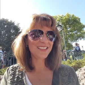 Meet your Posher, Loretta