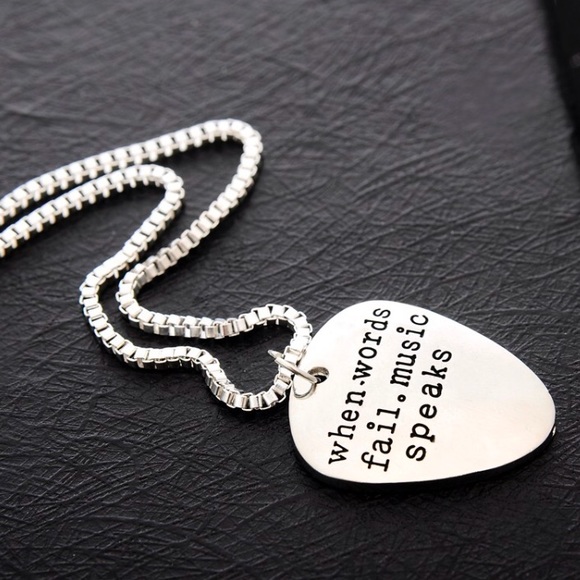 When words fail music speaks necklace - Picture 1 of 4