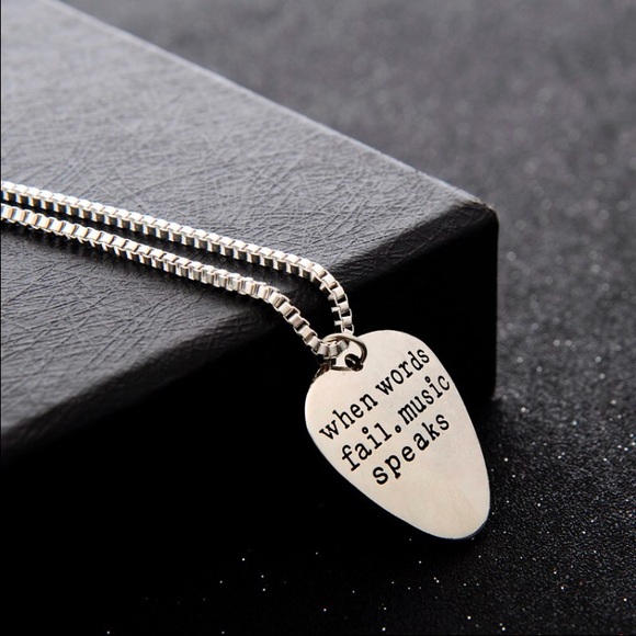 When words fail music speaks necklace - Picture 3 of 4