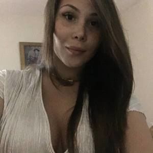 Meet your Posher, Daniela