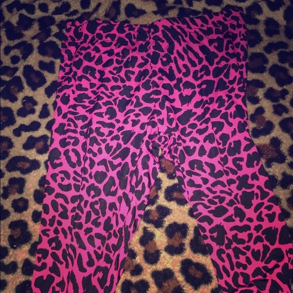 Neon pink leggings