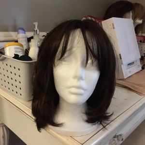 Wig brown with Carmel highlights.