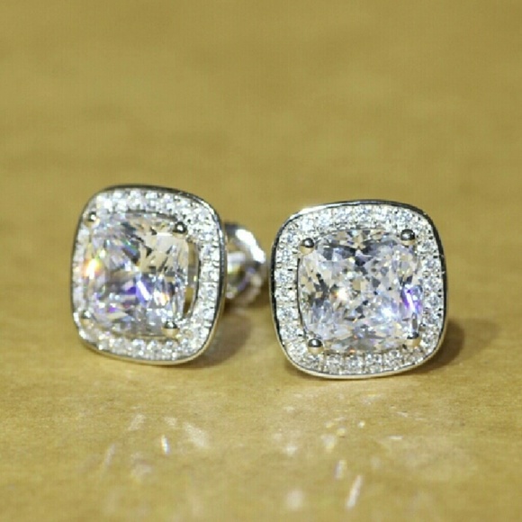 Beautiful 2 carat Cushion Cut NSCD Simulated Diamo - Picture 1 of 1