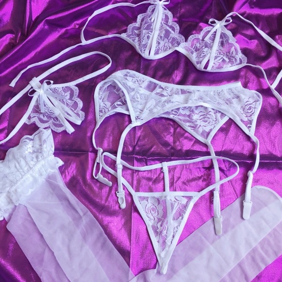 New ! 5 piece garter belt set