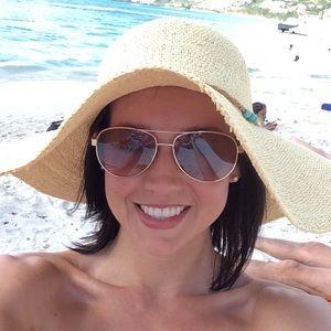 Meet your Posher, Cara