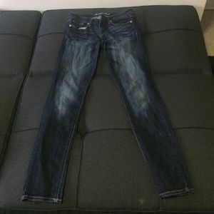 American Eagle Skinny Jeans!! Size 6