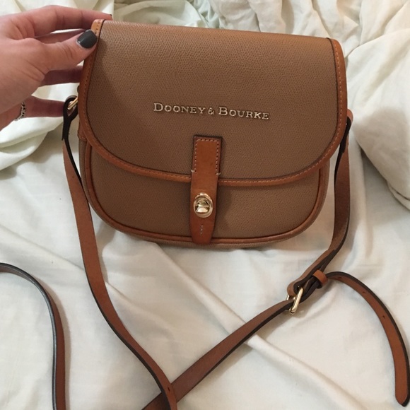 Dooney & Bourke crossbody - Picture 1 of 4