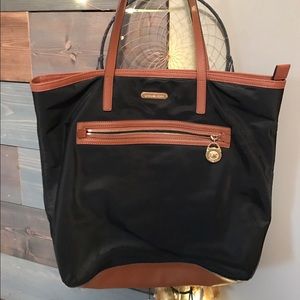 BLACK FRIDAY SALE - Michael Kors bag