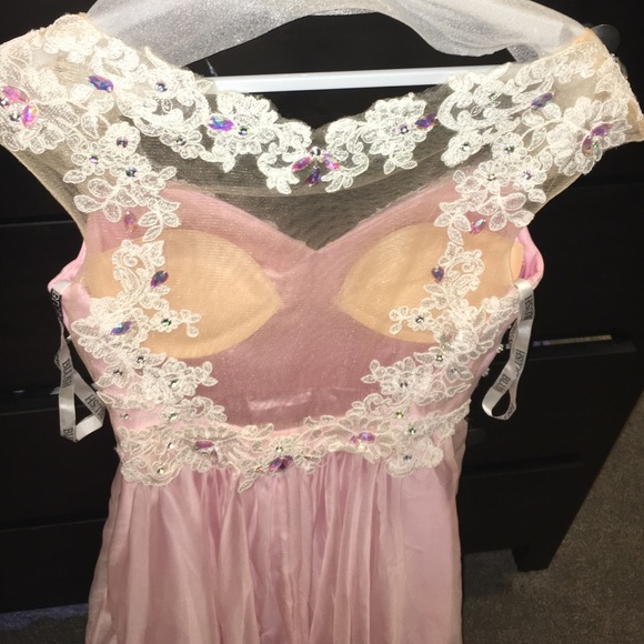 Beautiful Prom Dress! - Picture 3 of 3
