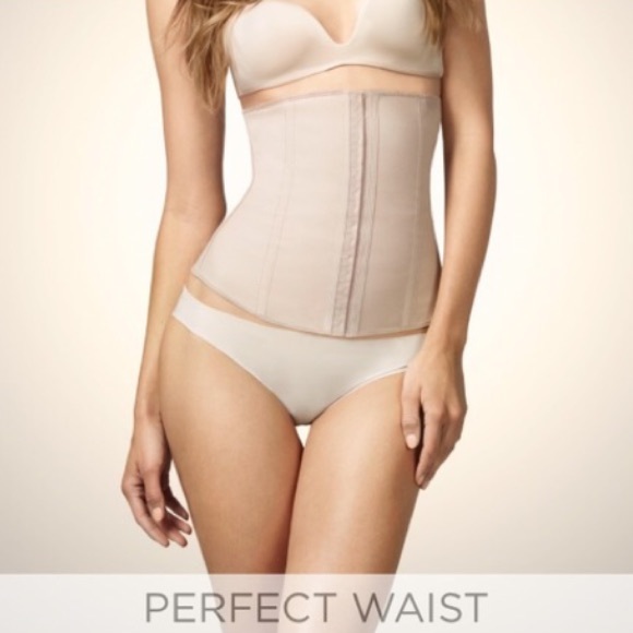 gently worn Squeem waist trainer