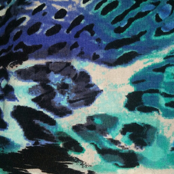 Adorbes long shirt or mini with scoop neck - Picture 2 of 2