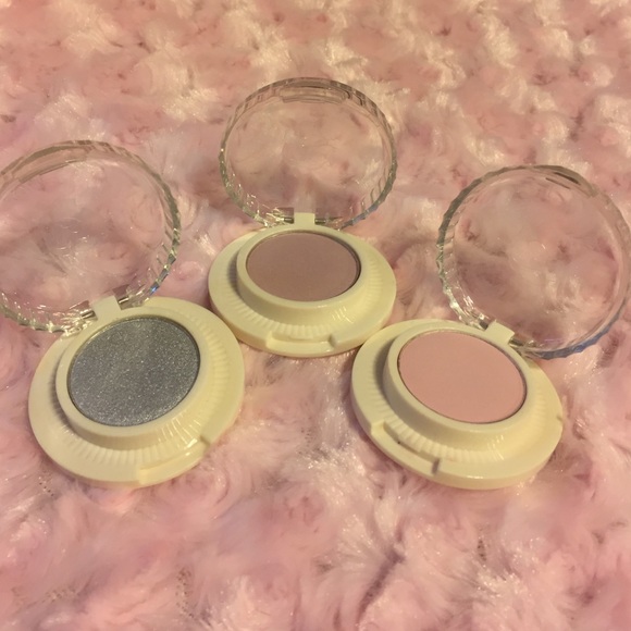 Benefit eyeshadow bundle!