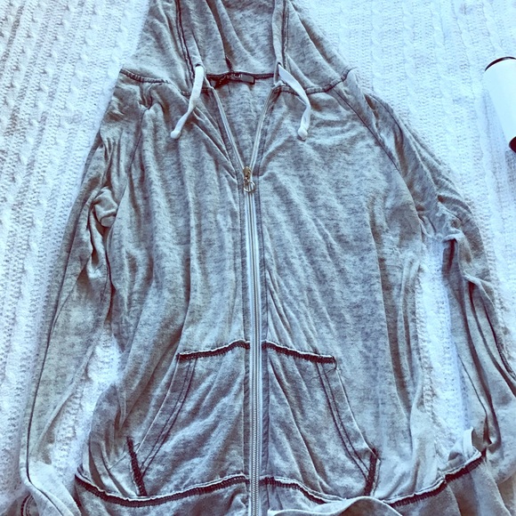 Lightweight Gray Sweatshirt