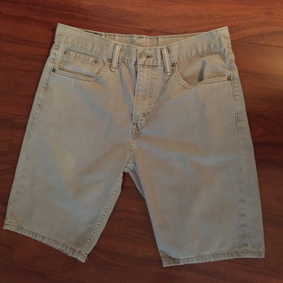 LEVI STRAUSS & CO