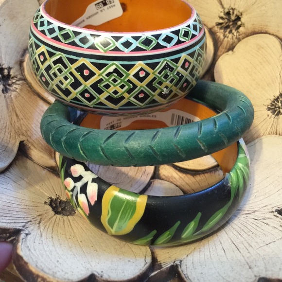 Jewelry - NWOT Special 3 Wooden Bangles Green Black Design