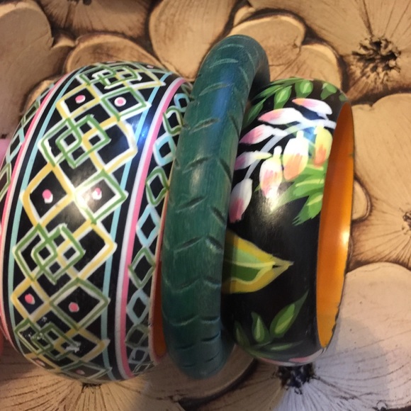 NWOT Special 3 Wooden Bangles Green Black Design - Picture 2 of 4