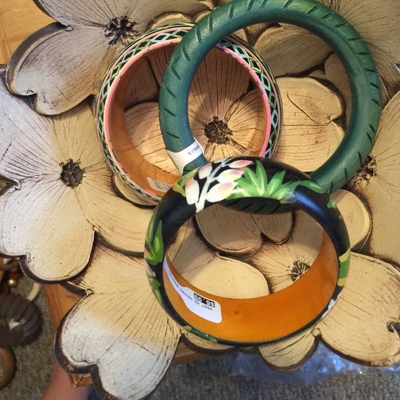 NWOT Special 3 Wooden Bangles Green Black Design - Picture 3 of 4