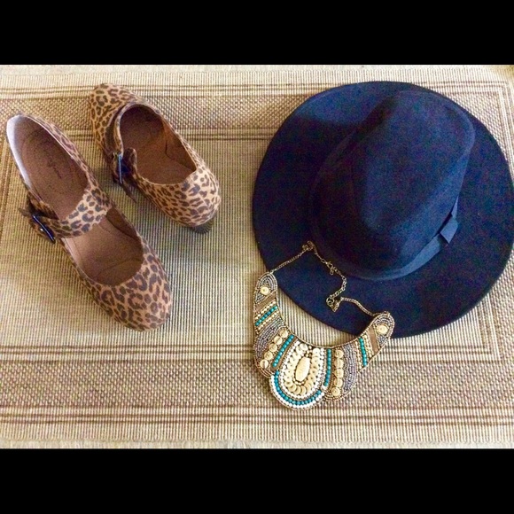 Women's Mary-Jane Style Leopard Pumps