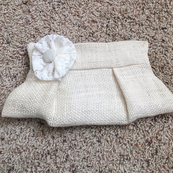 Delicately perfect clutch